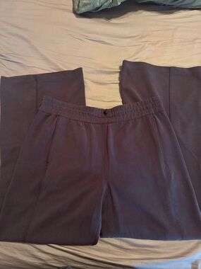 Lululemon pants size 14
